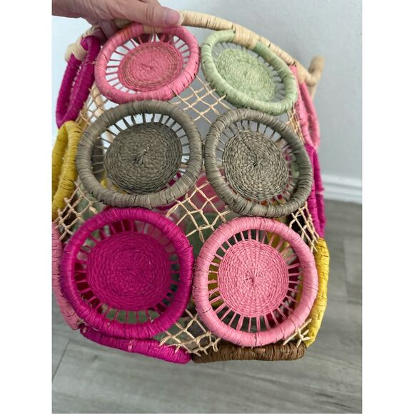 Hat Attack Rafia Medallion colorful tote bag - Picture 5 of 7